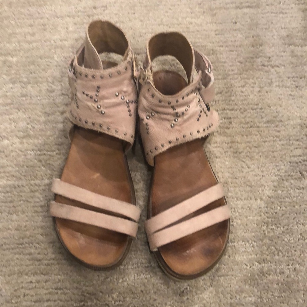 Miz Mooz sandals for women.  Size 39 (9). Light pink